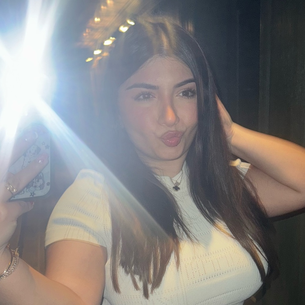 Meet your Posher, Emily